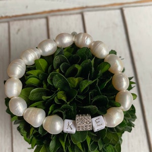 Personalized pearl bracelet /wedding gift/anniversary gift/gift for her/custom made