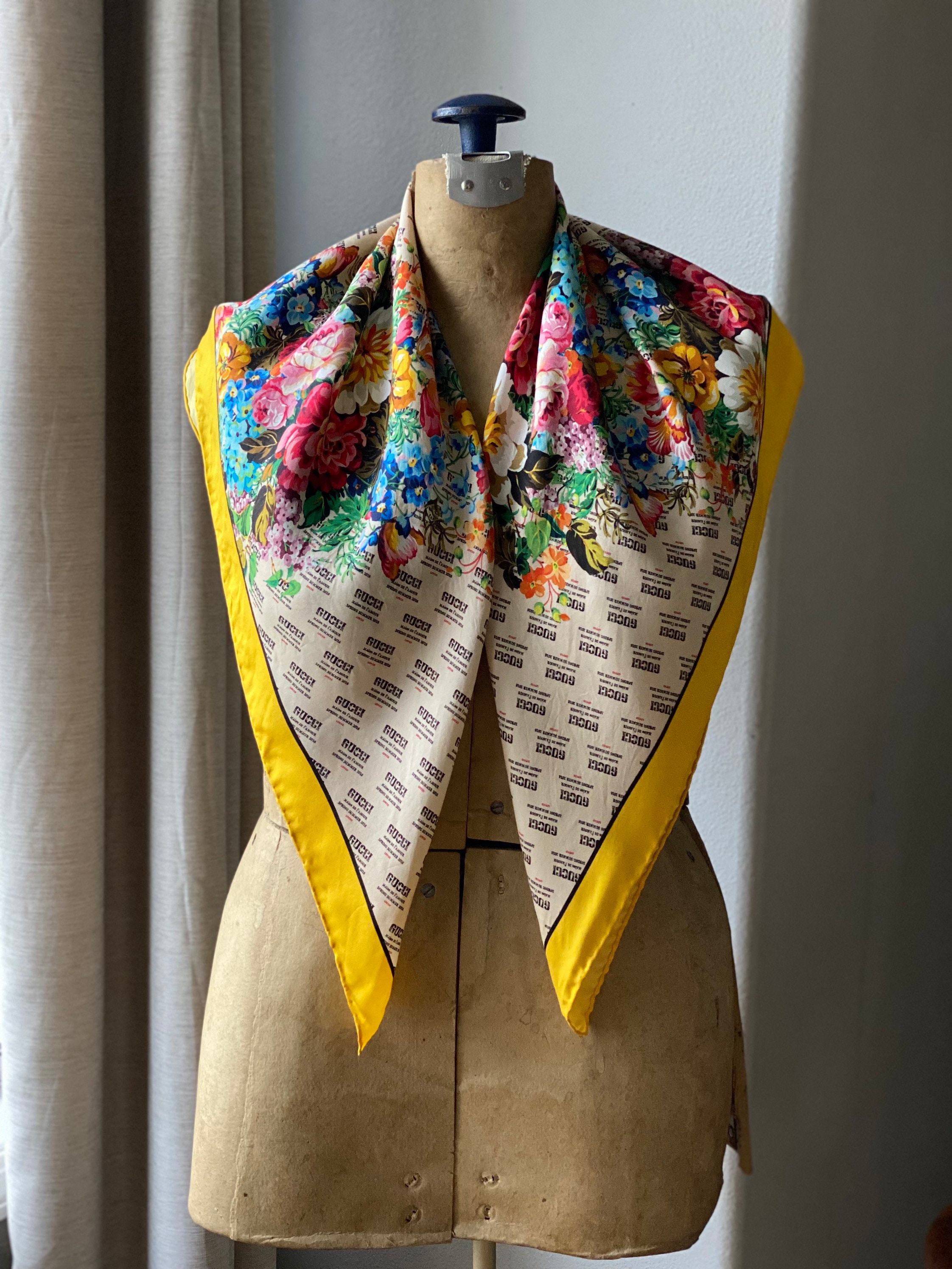 LOUIS VUITTON SHAWL review 2018, How to style square scarf