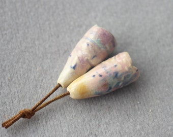 paire de longues cloches en céramique, perles de terre, perles coupes rustiques, composants faits main pour la fabrication de bijoux, ensemble de perles en céramique artisanales