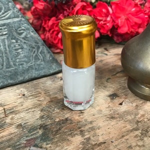 Middle Eastern Perfume: Musk Tahara  Gorgeous scent