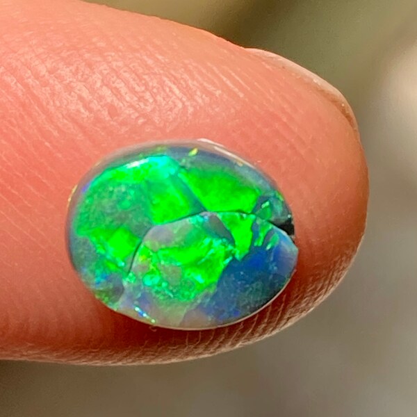 Lightning Ridge Black Opal 1.5 Carats 9mm x 6mm x 3mm (broken)