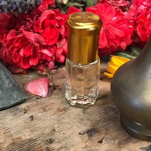 Musk Al Badar : Middle Eastern Perfume Oil Sweet Musk scent, Concentrated Oil