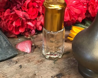 Musk Al Badar : Middle Eastern Perfume Oil Sweet Musk scent, Concentrated Oil