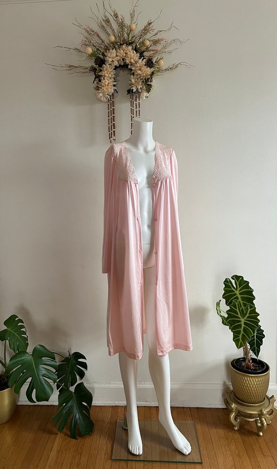 SALE! 1970’s Pink Vanity Fair Nightgown - image 9