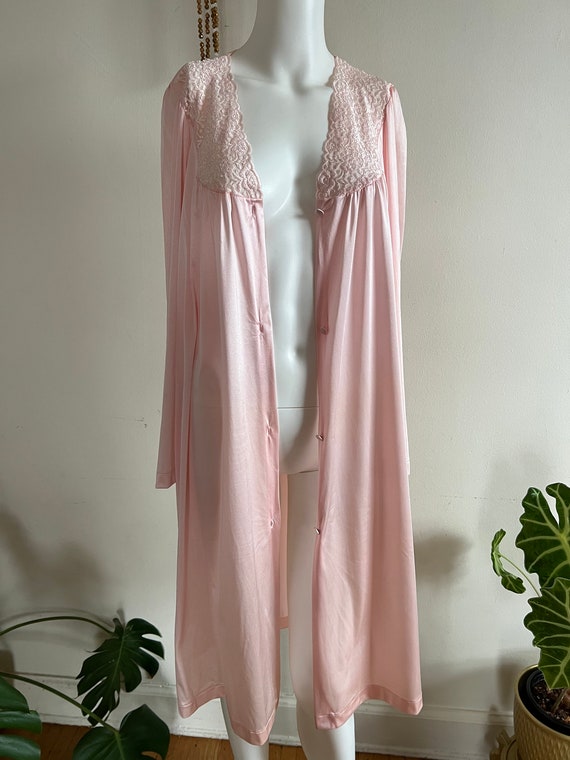 SALE! 1970’s Pink Vanity Fair Nightgown - image 7