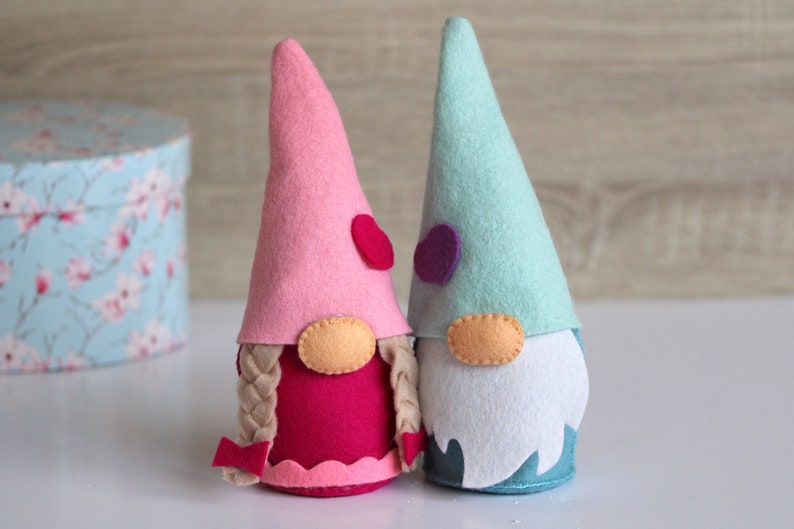 Gnome christmas presents