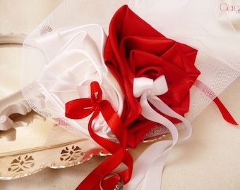 porte-alliances mariage rouge blanc original bouquet de fleurs, coussin alliances original,bouquet enfant honneur,déco mariage rouge