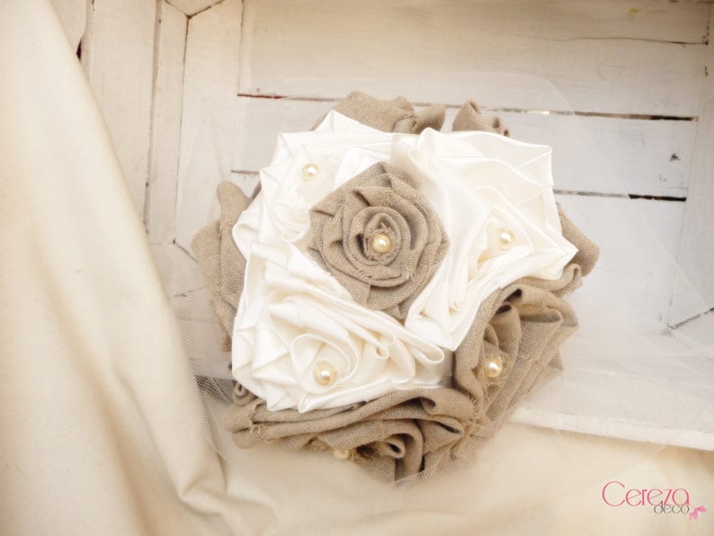 Wedding country chic beige satin linen bridal bouquet ivory Manon country chic wedding accessory burlap wedding flowers
