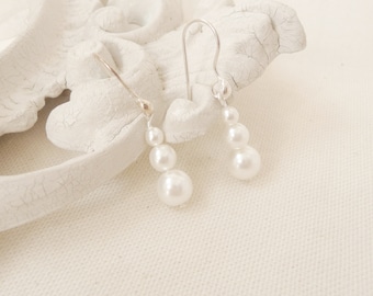 Boucles oreille mariée épurées 3 perles, bijou mariage élégant, bijou mariage perles