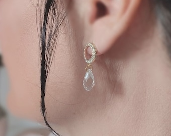 Boucles d'oreille mariée cristal Swarovski forme poire sur boucle sertie de brillants  'Esther", bijoux mariage