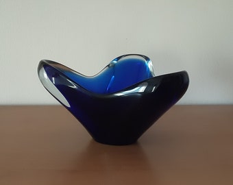 Skrdlovice Emanuel Beranek 5991 -- blue and clear art glass bowl -- with double label -- Czech art glass