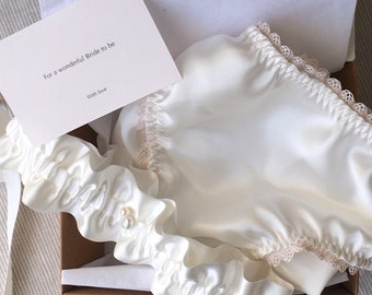 Womens Silk Panties Garter Set / Ivory Wedding Gift Box / White Satin Bridal Knicker Set / Minimalist Lingerie for Bride Bridesmaid