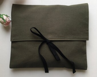 Unisex Travel Lingerie Bag / Moss Green Underwear Case / Sage Green Lingerie Bag / Handmade Pochette / Trousse de toilette