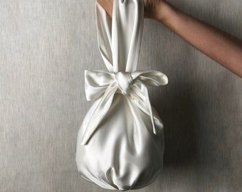 Silk Bridal Dumpling Bag / Ivory Wedding Wristlet / Satin Bag For Bride / Silk Knot Bag / Round Handbag / Unique White Evening Bag