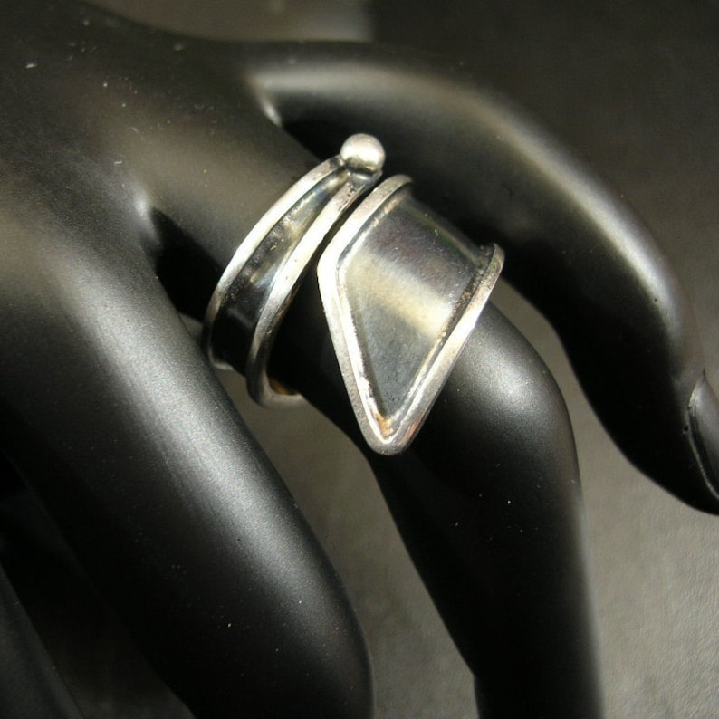 Vintage Contemporary wrap around Mexico ByPass Sterling Silver Ring