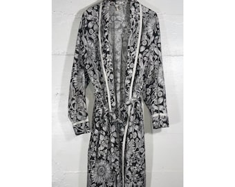 Vintage Lilly Pulitzer Mens Stuff Palm Beach Black White Floral Cotton Robe 60s