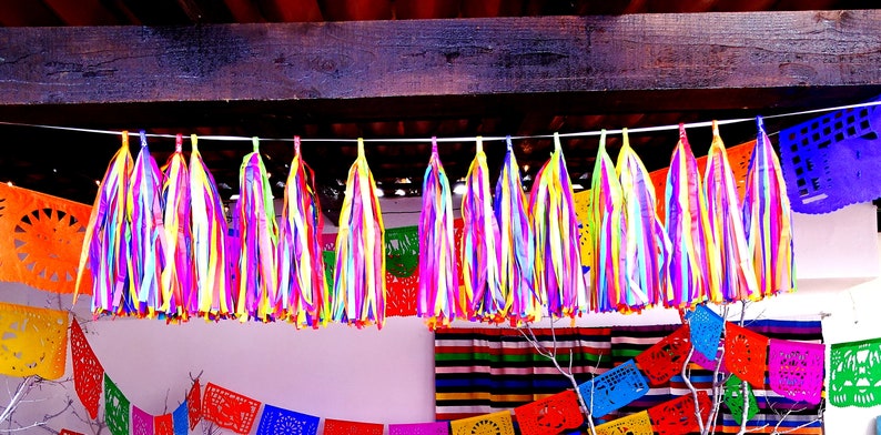 tissue paper tassels Balloon tassels Cinco de Mayo Mexico decor Fiesta decoration, balloon tail TAS05. Coco party balloon garland