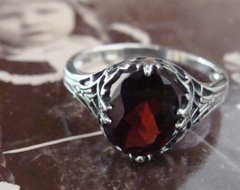 Lovely Sterling Silver Art Deco Garnet Ring  Size 5.75