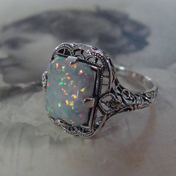 Encantador anillo de plata de ley filigrana ópalo tamaño 7