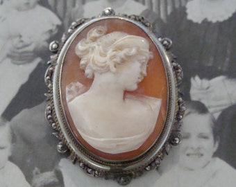 Vtg 800 Silver Natural Carved Shell Cameo Brooch / Pendant