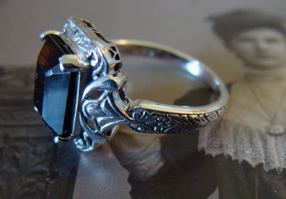 Charming Sterling  & Black Onyx  Ring Size 6 - image 2