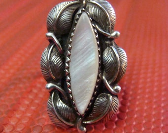 Signed S. Yazzie Sterling Silver Mother of Pearl Native American Ring Size 6 3/4