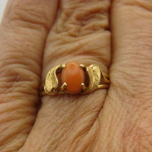 14k Y Gold Natural Coral Ring Size 7.25 afbeelding 5