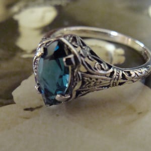 Lovely Sterling Marquis London Blue Topaz Ring Size 7