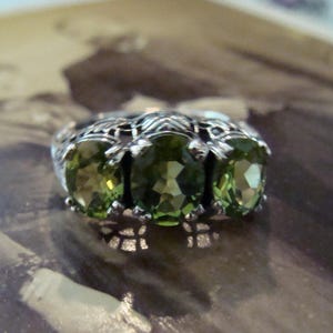 Lovely Sterling Silver Peridot  3 stone filigree  Ring  Size 6.5