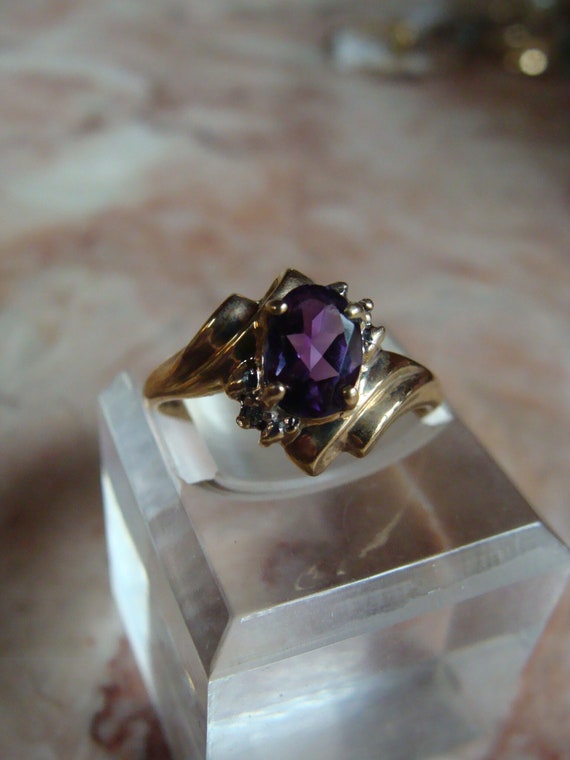 Vtg 10k Y Gold Amethyst & Diamond Ring  Size 7