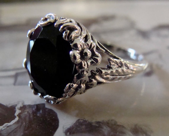 Art Nouveau design Sterling Silver Black Onyx Ring Size 7