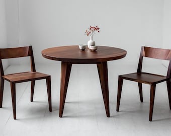 Columbia Round Dining Table and Chairs in Oregon Walnut