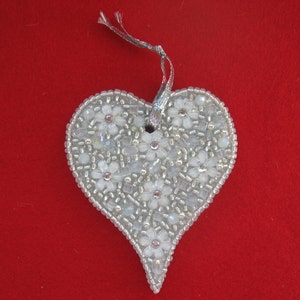 Heart Ornament Sparkly Silver Beaded Heart for your Love on Valentines Day Bild 1