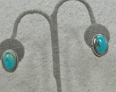 Beautiful Sterling Silver And Turquoise Mill Grain Clip-on Earrings