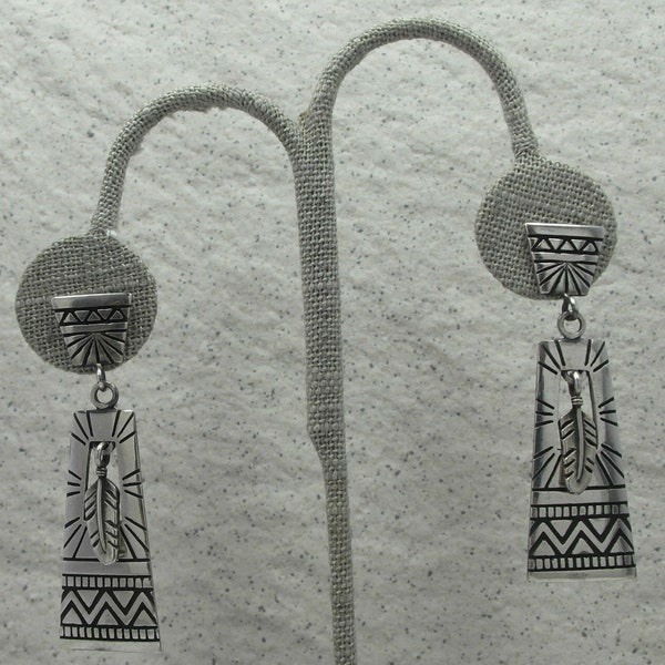 Lovely Estate Sterling Silver Navajo Signed  Earrings ( Masha )