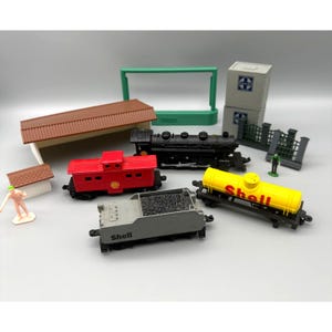 Vintage Fletcher Barnhardt HO Shell Train Set With Extras Diecast & Misc Pieces
