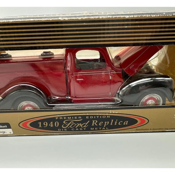 Golden Wheel 1940 Ford Replica 1:18 Premier Edition Die-cast Metal