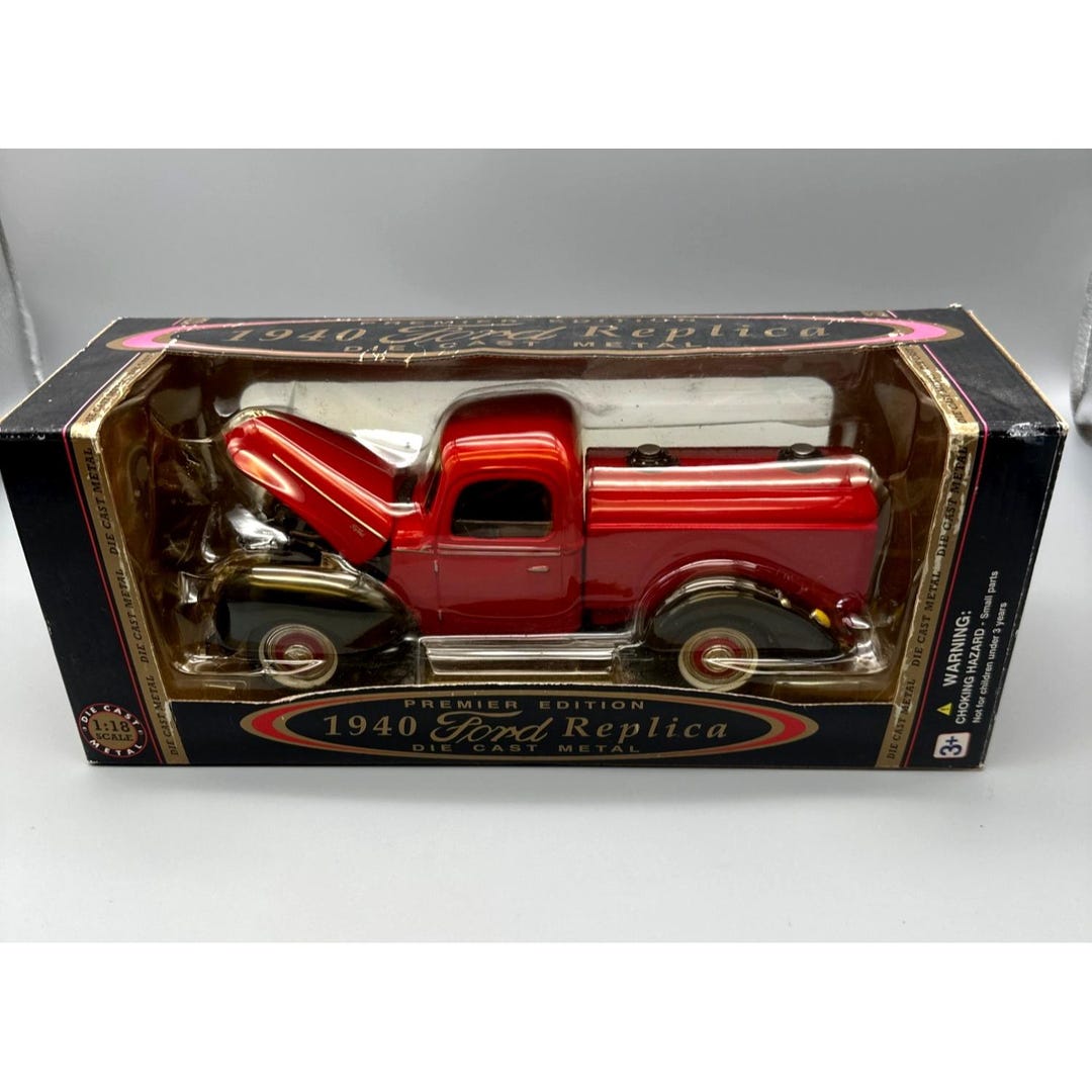 Golden Wheel 1940 Ford Replica 1:18 Premier Edition Die-cast Metal