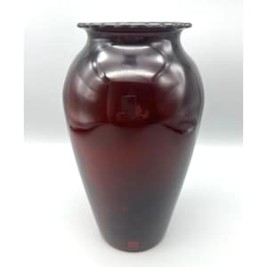 Vintage Anchor Hocking Vase Royal Ruby Red Glass With Scalloped Edge 9&quot; Tall VG