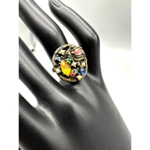 Womens Ring Size 6 Rhinestone Multi-Color Unique Vintage Fashion Jewelry VG