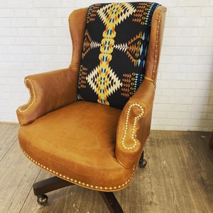 SOLD Wingback Chair Upholstered Vintage //Accent Chair // Living Room Chairs
