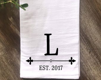 Personalized Flour Sack Towel, Farmhouse towel, Kitchen towel, Wedding gift, Anniversary Gift, Hostess, Housewarming gift, Fleur de Lis