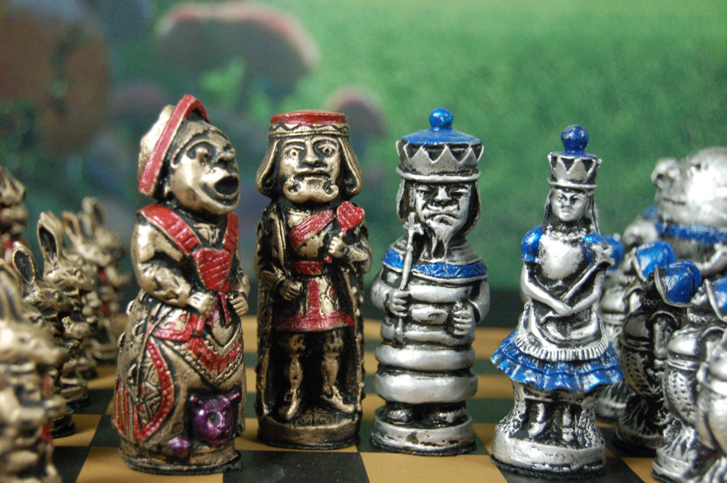 LISTO PARA ENVIAR**Juego de ajedrez Alicia a través del espejo, (solo piezas/tablero no incluido) Plata V Plata alemana