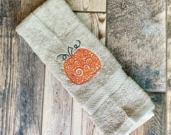 Pumpkin Hand Towel - Thanksgiving Hand Towel - Fall Decor Towel - Autumn Hand Towel - Bathroom Decor - Bathroom Hand Towel - Fall Decor