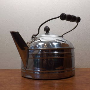 Vintage Metal Tea Kettle: Farmhouse Kitchen Decor