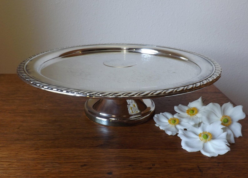 Silver Plate Pedestal Cake Stand ~ Wedding ~ Reception ~ Party ~ Anniversary Cake Plate ~ Cup Cakes ~ Vintage Dessert Plate