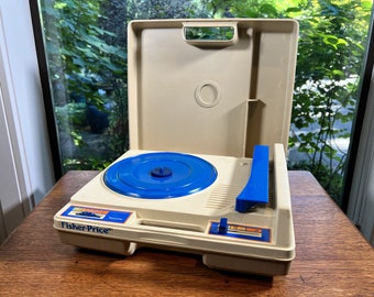 Fisher Price Record Player/Turn Table ~ #825 ~ Early 1980s ~ 33 and 45 rpm Records