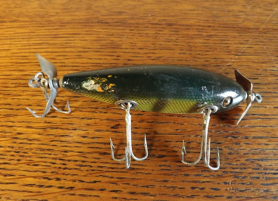 Large Fishing Lure/spinning Propellers & Glass Eyes, 3 Hooks, Tackle Green,  Yellow, Red Enamel Finish Vintage Fishing Lure Collectible 