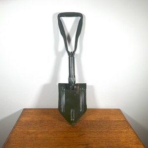 Foldable Camp Shovel: Military Style All Metal Emergency Tool