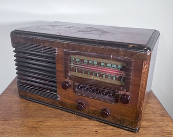 1940s Mantola Wood Cabinet Radio: B. F. Goodrich Model 405-7C, Working AM/Shortwave